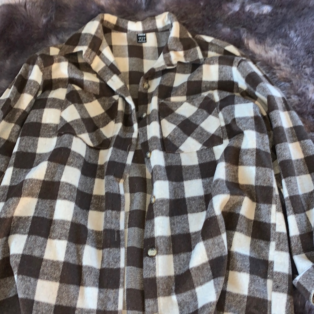 NEW Flannel never worn, super trendy